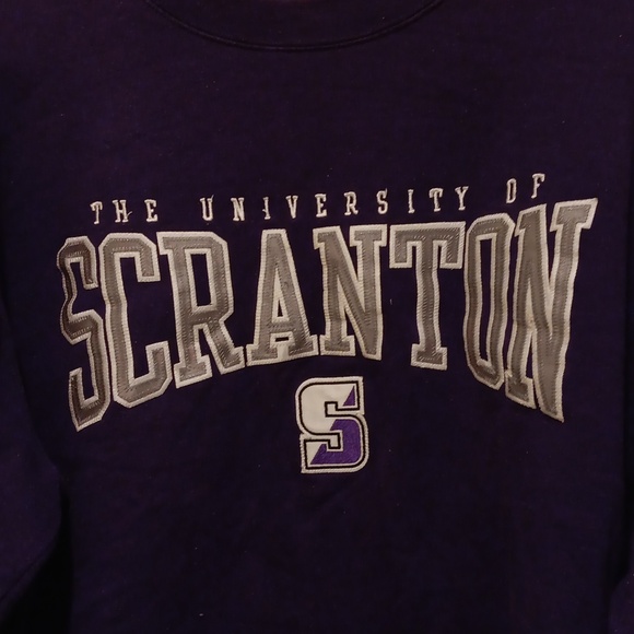 THE UNIVERSITY OF SCRANTON SWEATSHIRT - Picture 3 of 6